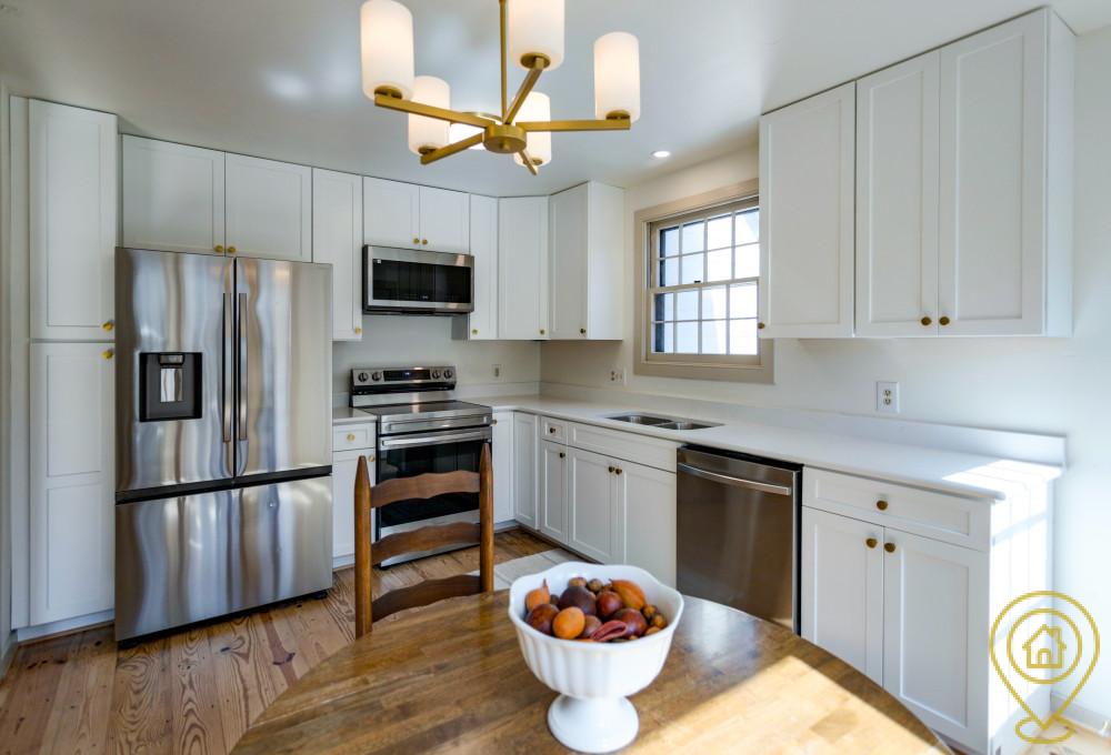 Selling Charming Colonial in Birdfield