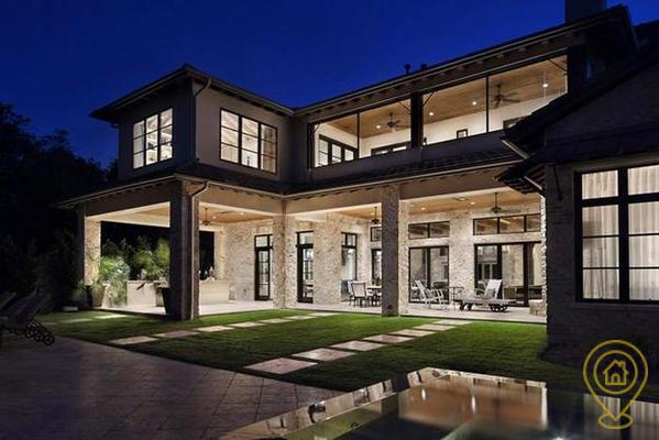 5 room luxury penthouse for sale in Boston